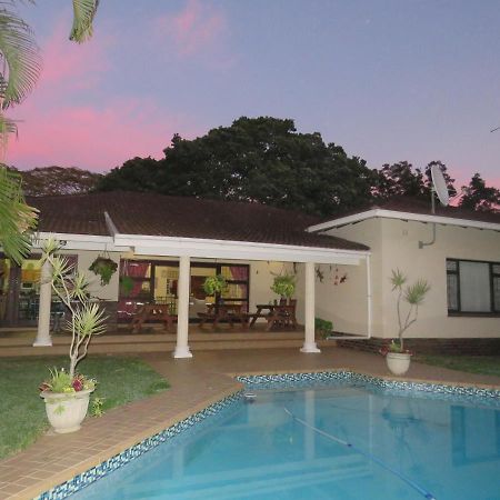 Mdoni House Guest Lodge Port Shepstone Bagian luar foto